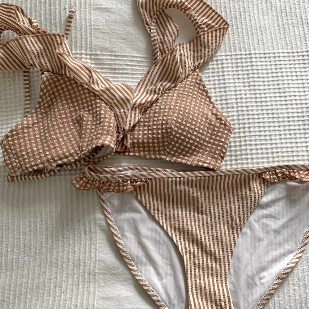Never worn Aerie Swim size S